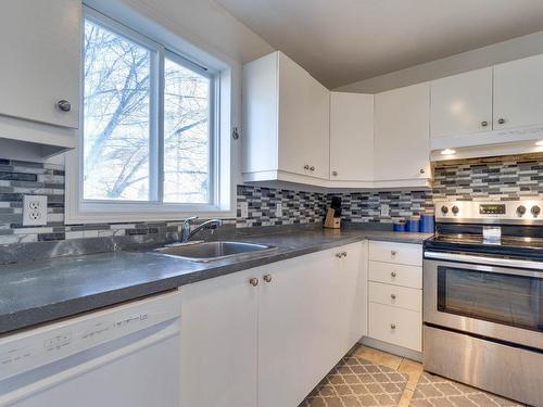 Cuisine - 112 Rue Des Pruches, Vaudreuil-Dorion, QC - Indoor Photo Showing Kitchen