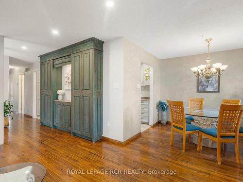 264 Currey Cres, Newmarket, ON - Indoor Photo Showing Dining Room