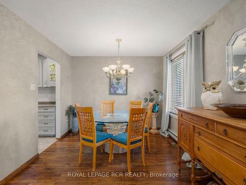 264 Currey Cres, Newmarket, ON - Indoor Photo Showing Dining Room