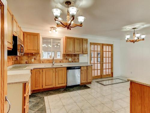 Cuisine - 1546 Rue Raphaël, Beloeil, QC - Indoor Photo Showing Kitchen With Double Sink