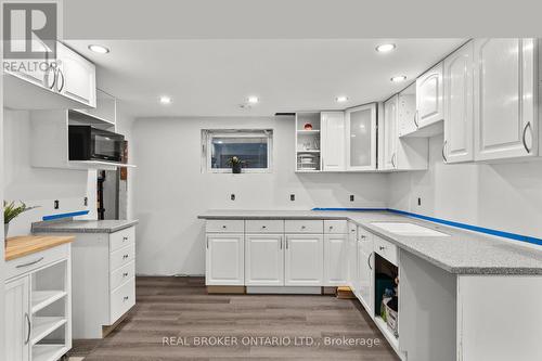 12 Olive Drive, Oro-Medonte, ON - Indoor Photo Showing Kitchen