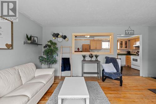 12 Olive Drive, Oro-Medonte, ON - Indoor Photo Showing Living Room