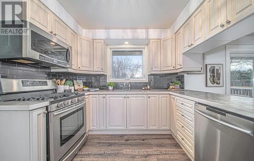 336 Conlin Road E, Oshawa (Kedron), ON - Indoor Photo Showing Kitchen