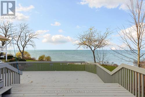 20 Peel Street, St. Catharines (438 - Port Dalhousie), ON - Outdoor With Body Of Water