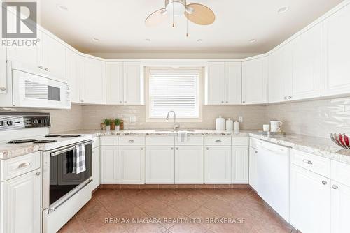 20 Peel Street, St. Catharines (438 - Port Dalhousie), ON - Indoor Photo Showing Kitchen