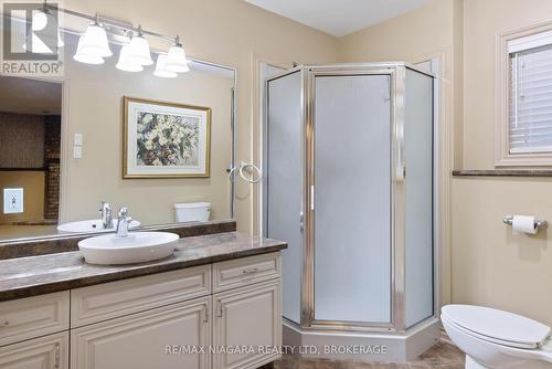 20 Peel Street, St. Catharines (438 - Port Dalhousie), ON - Indoor Photo Showing Bathroom