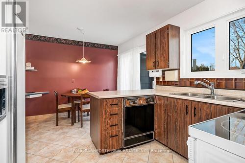 882 Explorer Lane, Ottawa, ON - Indoor Photo Showing Kitchen With Double Sink