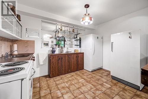 882 Explorer Lane, Ottawa, ON - Indoor Photo Showing Kitchen