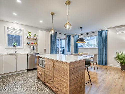 Cuisine - 1307 Rue De La Providence, Longueuil (Le Vieux-Longueuil), QC - Indoor Photo Showing Kitchen With Upgraded Kitchen