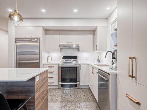 Cuisine - 1307 Rue De La Providence, Longueuil (Le Vieux-Longueuil), QC - Indoor Photo Showing Kitchen With Upgraded Kitchen