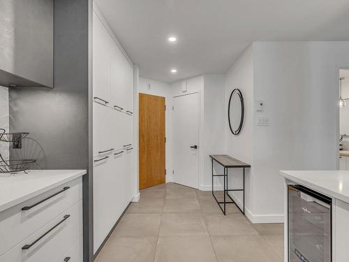 Hall - 213-800 Rue De Villers, Québec (Sainte-Foy/Sillery/Cap-Rouge), QC - Indoor Photo Showing Kitchen