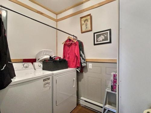 Salle de lavage - 557  - 561 Rue Simoneau, Thetford Mines, QC - Indoor Photo Showing Laundry Room