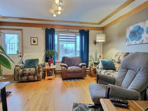 Salon - 557  - 561 Rue Simoneau, Thetford Mines, QC - Indoor Photo Showing Living Room