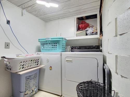 Salle de lavage - 557  - 561 Rue Simoneau, Thetford Mines, QC - Indoor Photo Showing Laundry Room