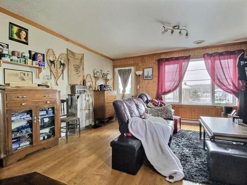 Salon - 557  - 561 Rue Simoneau, Thetford Mines, QC - Indoor Photo Showing Living Room