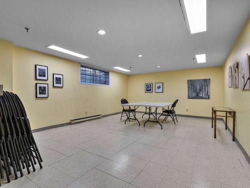 Salle communautaire - 302-1645 Av. Victoria, Saint-Lambert, QC - Indoor Photo Showing Basement