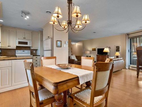 Salle Ã  manger - 302-1645 Av. Victoria, Saint-Lambert, QC - Indoor Photo Showing Dining Room