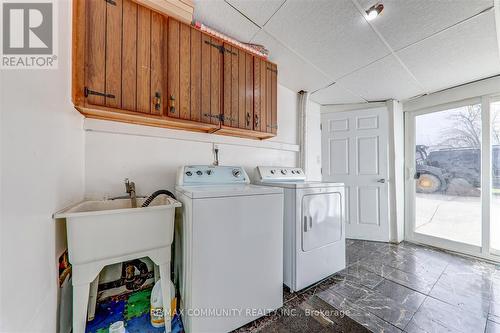 13096 Centreville Creek Road, Caledon, ON - Indoor Photo Showing Laundry Room