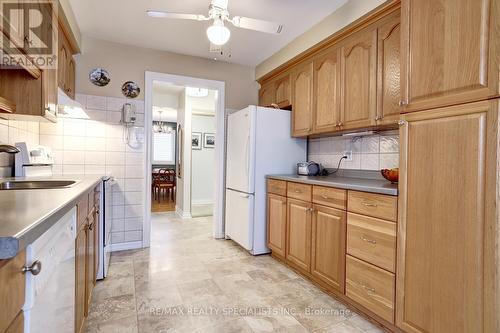 3445 Charmaine Heights, Mississauga, ON - Indoor Photo Showing Kitchen