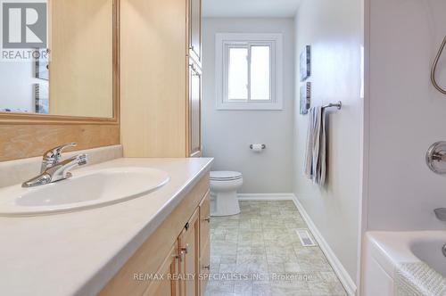 3445 Charmaine Heights, Mississauga, ON - Indoor Photo Showing Bathroom