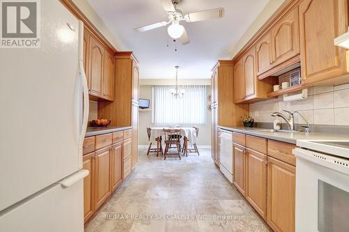 3445 Charmaine Heights, Mississauga, ON - Indoor Photo Showing Kitchen With Double Sink