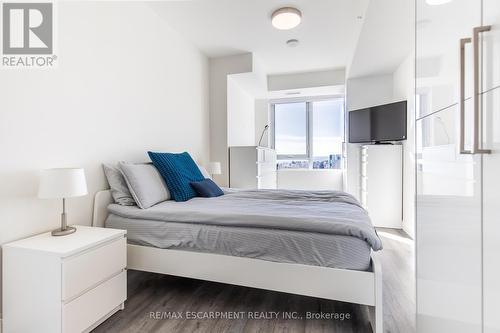 1107 - 500 Brock Avenue, Burlington, ON - Indoor Photo Showing Bedroom