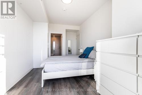 1107 - 500 Brock Avenue, Burlington, ON - Indoor Photo Showing Bedroom