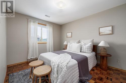 751 Cochrane Street, Whitby (Downtown Whitby), ON - Indoor Photo Showing Bedroom