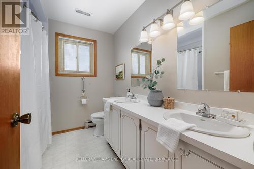 751 Cochrane Street, Whitby (Downtown Whitby), ON - Indoor Photo Showing Bathroom