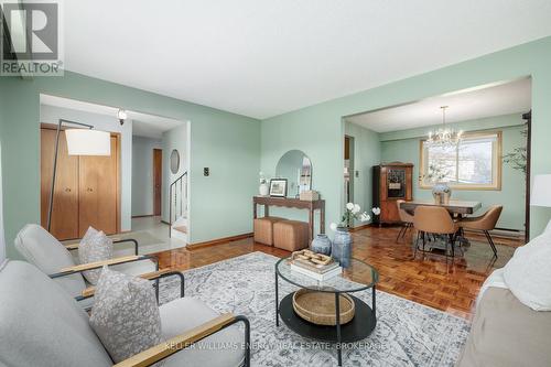 751 Cochrane Street, Whitby (Downtown Whitby), ON - Indoor Photo Showing Living Room