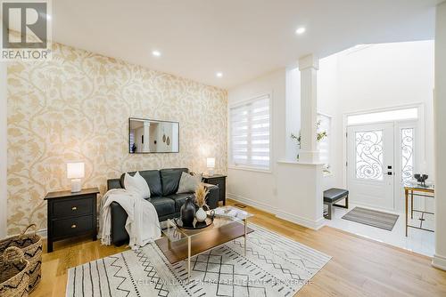 1533 Clearbrook Drive, Oshawa (Taunton), ON - Indoor Photo Showing Living Room