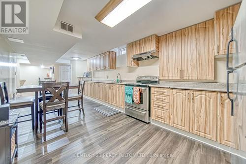 31 Watsonbrook Drive, Brampton, ON - Indoor Photo Showing Kitchen