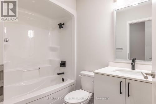 110 - 123 Lincoln Street, Welland, ON - Indoor Photo Showing Bathroom