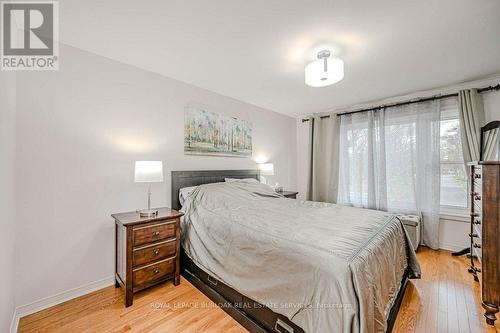 1399 Augustine Drive, Burlington, ON - Indoor Photo Showing Bedroom