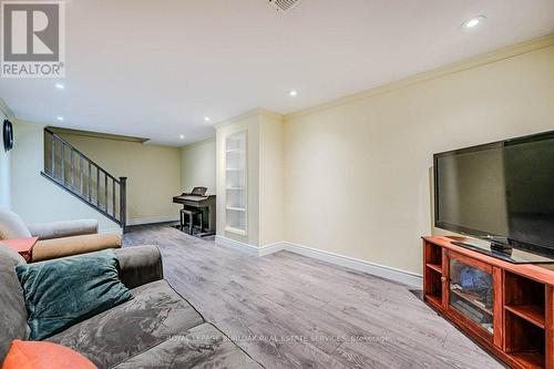 1399 Augustine Drive, Burlington, ON - Indoor Photo Showing Living Room