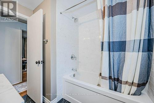 1399 Augustine Drive, Burlington, ON - Indoor Photo Showing Bathroom