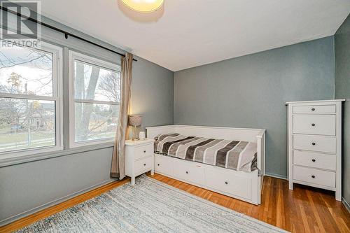 1399 Augustine Drive, Burlington, ON - Indoor Photo Showing Bedroom