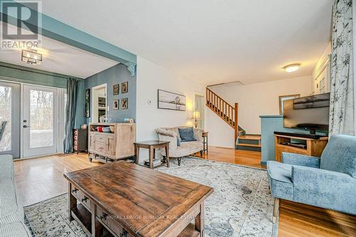 1399 Augustine Drive, Burlington, ON - Indoor Photo Showing Living Room