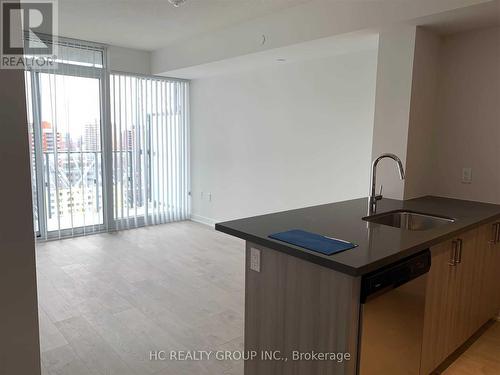 1907 - 50 Wellesley Street E, Toronto, ON - Indoor Photo Showing Kitchen