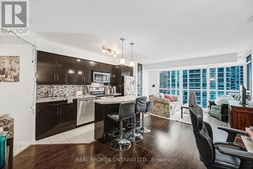 1013 - 18 Yonge Street, Toronto, ON - Indoor Photo Showing Kitchen With Upgraded Kitchen