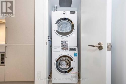 2320 - 19 Western Battery Road, Toronto, ON - Indoor Photo Showing Laundry Room