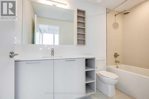 2320 - 19 Western Battery Road, Toronto, ON - Indoor Photo Showing Bathroom