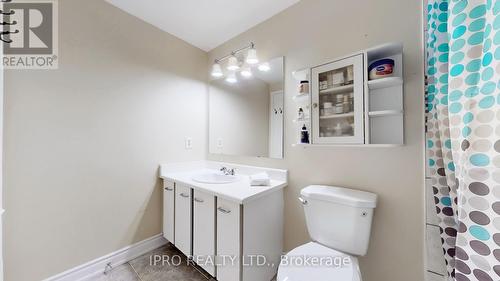 2798 Lindholm Crescent, Mississauga, ON - Indoor Photo Showing Bathroom