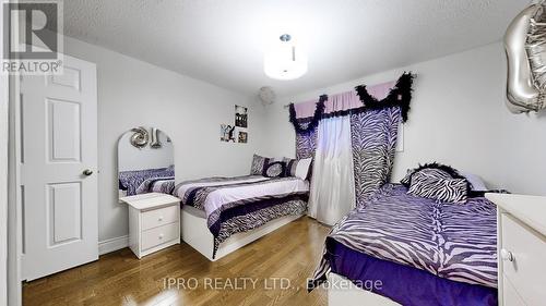 2798 Lindholm Crescent, Mississauga, ON - Indoor Photo Showing Bedroom