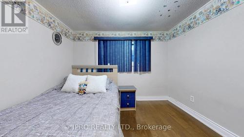 2798 Lindholm Crescent, Mississauga, ON - Indoor Photo Showing Bedroom