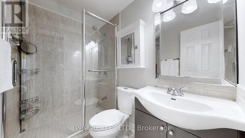 2798 Lindholm Crescent, Mississauga, ON - Indoor Photo Showing Bathroom