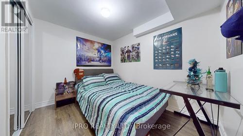 2798 Lindholm Crescent, Mississauga, ON - Indoor Photo Showing Bedroom