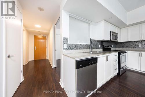 1403 - 375 King Street W, Toronto, ON - Indoor Photo Showing Kitchen