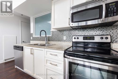 1403 - 375 King Street W, Toronto, ON - Indoor Photo Showing Kitchen