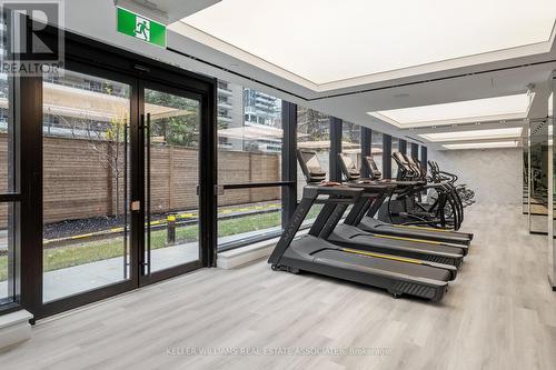 318 - 117 Broadway Avenue, Toronto, ON - Indoor Photo Showing Gym Room